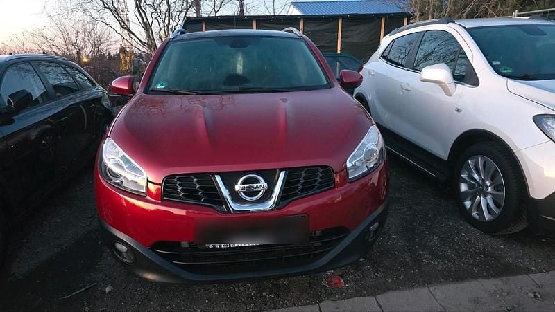 Rot Gebraucht 2011 Nissan Qashqai SUV | 4.900 € (Guter Preis) - Bild 1/4