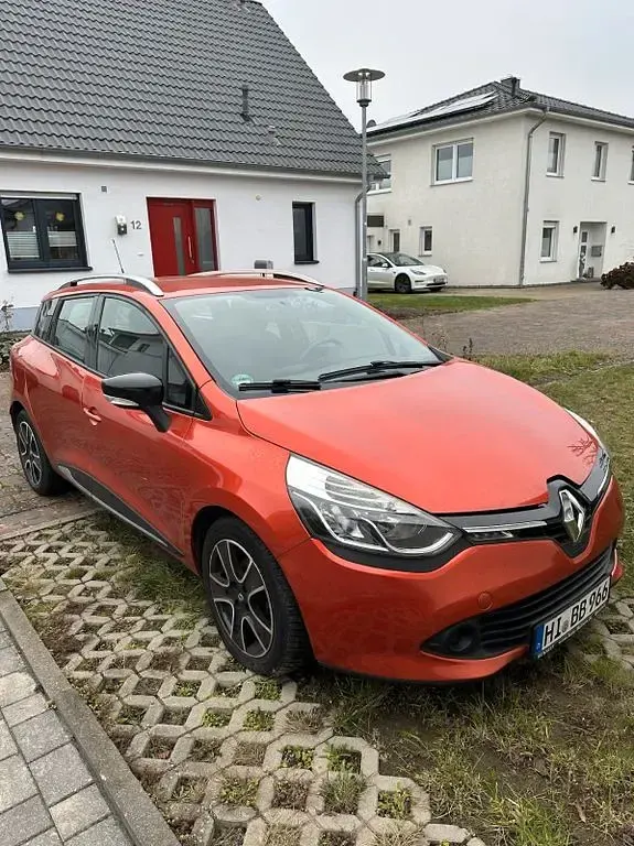 Gebraucht Renault Clio Luxe 120 PS (88 kW) 2014 Rot Limousine