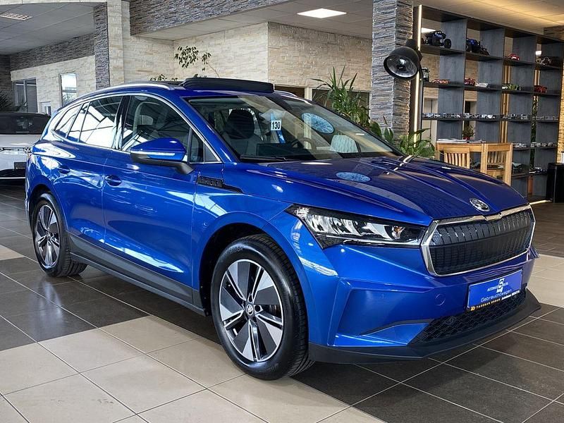 Blau Gebraucht 2025 Skoda Enyaq iV Loft SUV | 42.500 € (Superpreis) - Bild 1/4