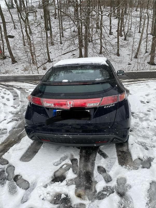 Schwarz Gebraucht 2006 Honda Civic Limousine | 3.650 € (Fairer Preis) - Bild 1/4