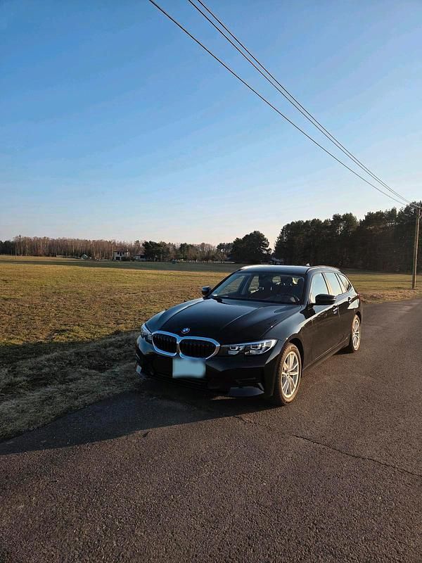 Gebraucht BMW 320 Advantage 184 PS (135 kW) 2021 Schwarz Kombi