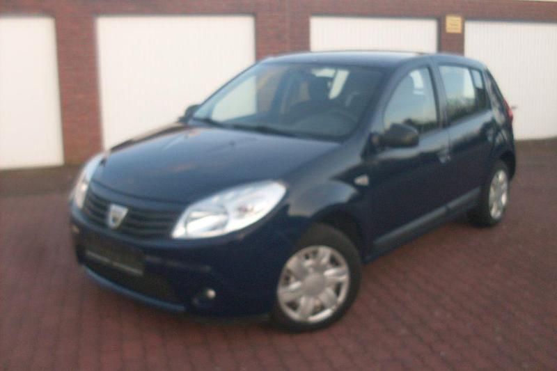 Gebraucht Dacia Sandero 75 PS (55 kW) 2012 Blau Limousine