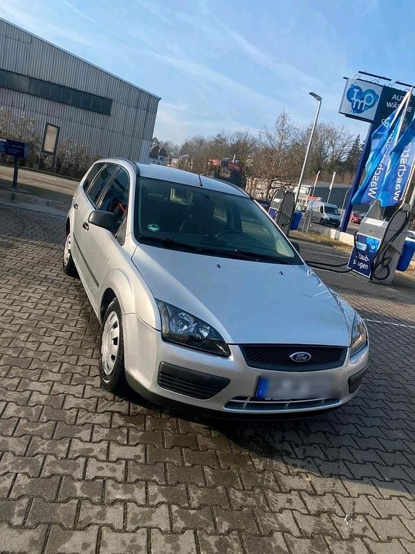 Gebraucht Ford Focus 125 PS (91 kW) 2007 Silber Limousine