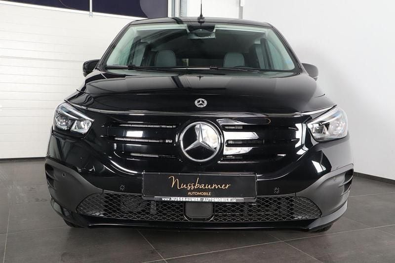 Gebraucht Mercedes EQT200 Premium Plus 89 kW (122 PS) 2024 Loparitschwarz Van / Kleinbus