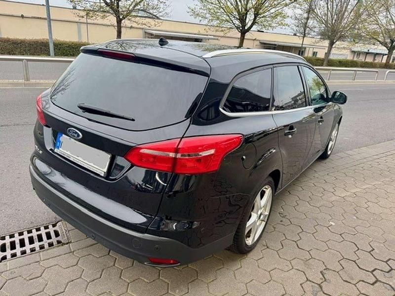Gebraucht Ford Focus Titanium 120 PS (88 kW) 2015 Schwarz Kombi