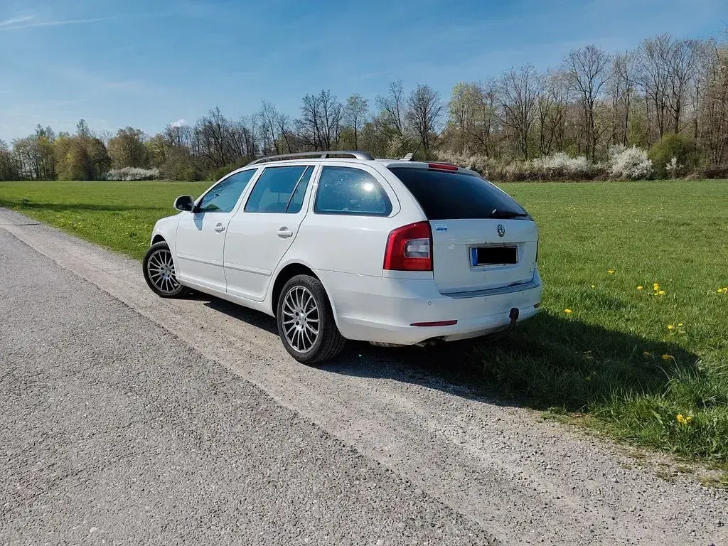 Gebraucht Skoda Octavia 122 PS (89 kW) 2009 Weiß Kombi