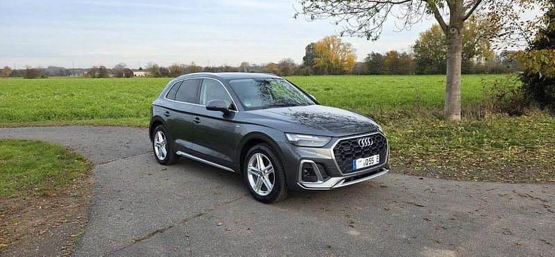Grau Gebraucht 2021 Audi Q5 S-Line SUV | 37.400 € (Guter Preis) - Bild 1/4