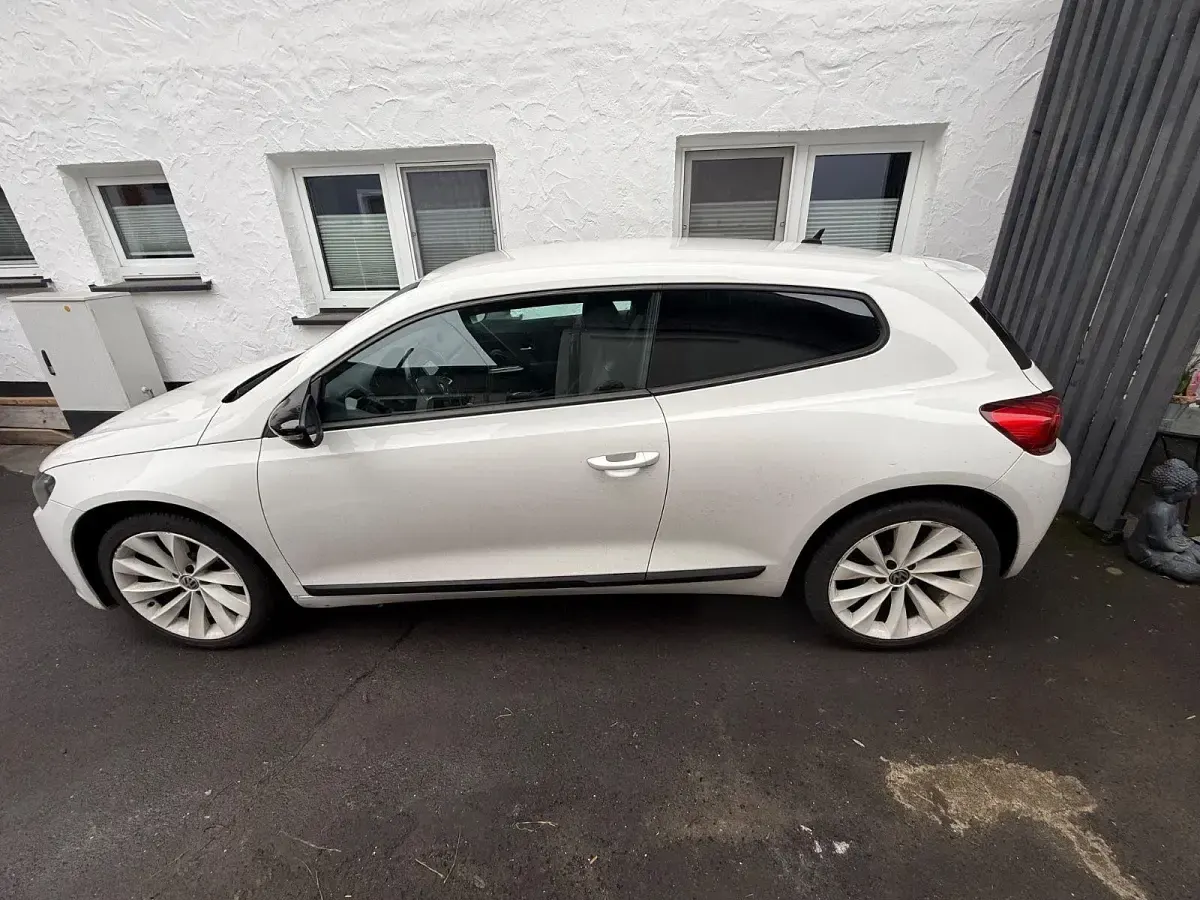 Gebraucht VW Scirocco 160 PS (117 kW) 2009 Weiß Coupé