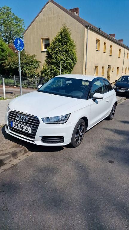 Weiß Gebraucht 2015 Audi A1 Kleinwagen | 8.300 € (Guter Preis) - Bild 1/4