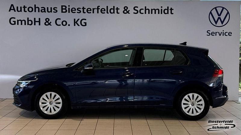 Atlantic blue (metallic) Gebraucht 2021 VW Golf VIII Basis Limousine | 16.970 € (Fairer Preis) - Bild 1/4