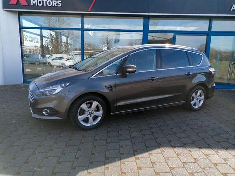 Gebraucht Ford S-MAX Titanium 160 PS (117 kW) 2015 Grau Van / Kleinbus
