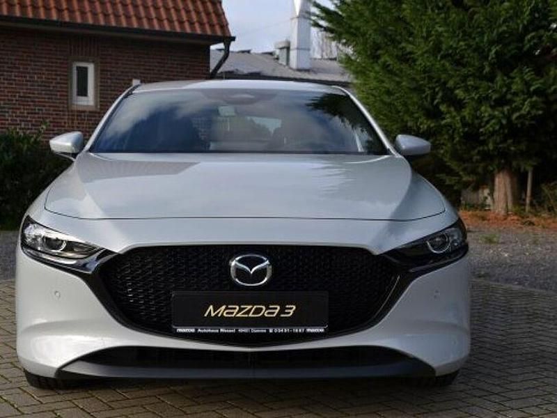 Neu Mazda 3 Center-Line 140 PS (102 kW) 2026 Weiß Limousine
