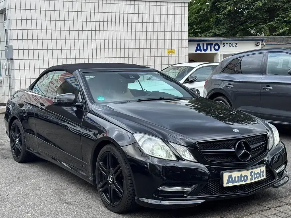 Używany Mercedes E500 AMG 408 KM (300 kW) 2011 Czarny Kabriolet