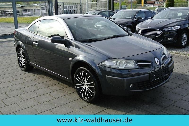 Grau Gebraucht 2009 Renault Mégane Cabriolet LIMITED Cabrio | 3.500 € (Etwas zu teuer) - Bild 1/4