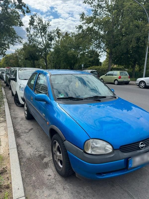 Blau Gebraucht 2000 Opel Corsa Edition Kleinwagen | 210 € - Bild 1/4