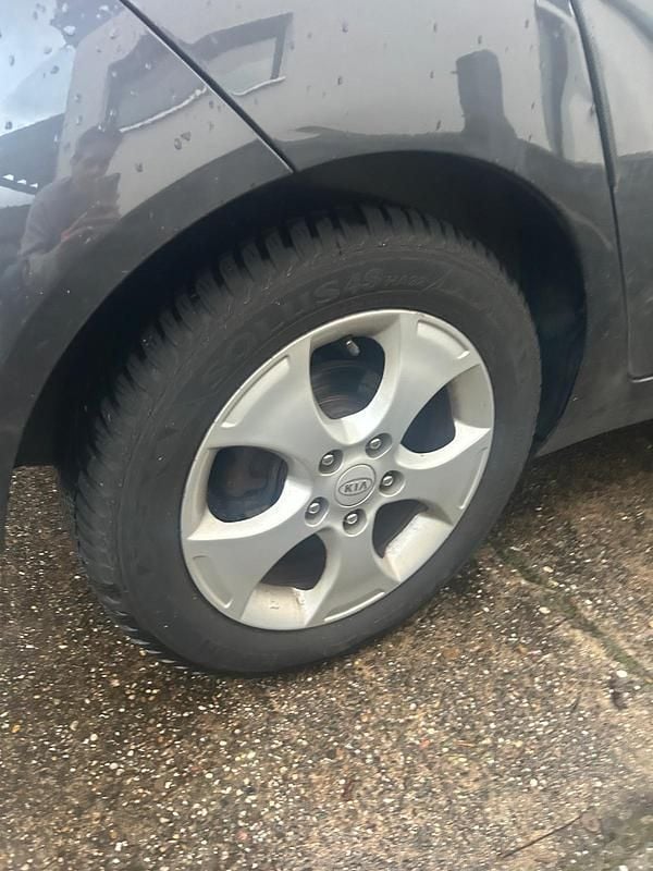 Gebraucht Kia Venga 90 PS (66 kW) 2014 Grau Kleinwagen