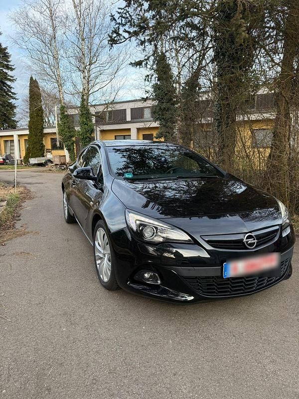 Gebraucht Opel Astra GTC 197 PS (144 kW) 2014 Schwarz Kleinwagen