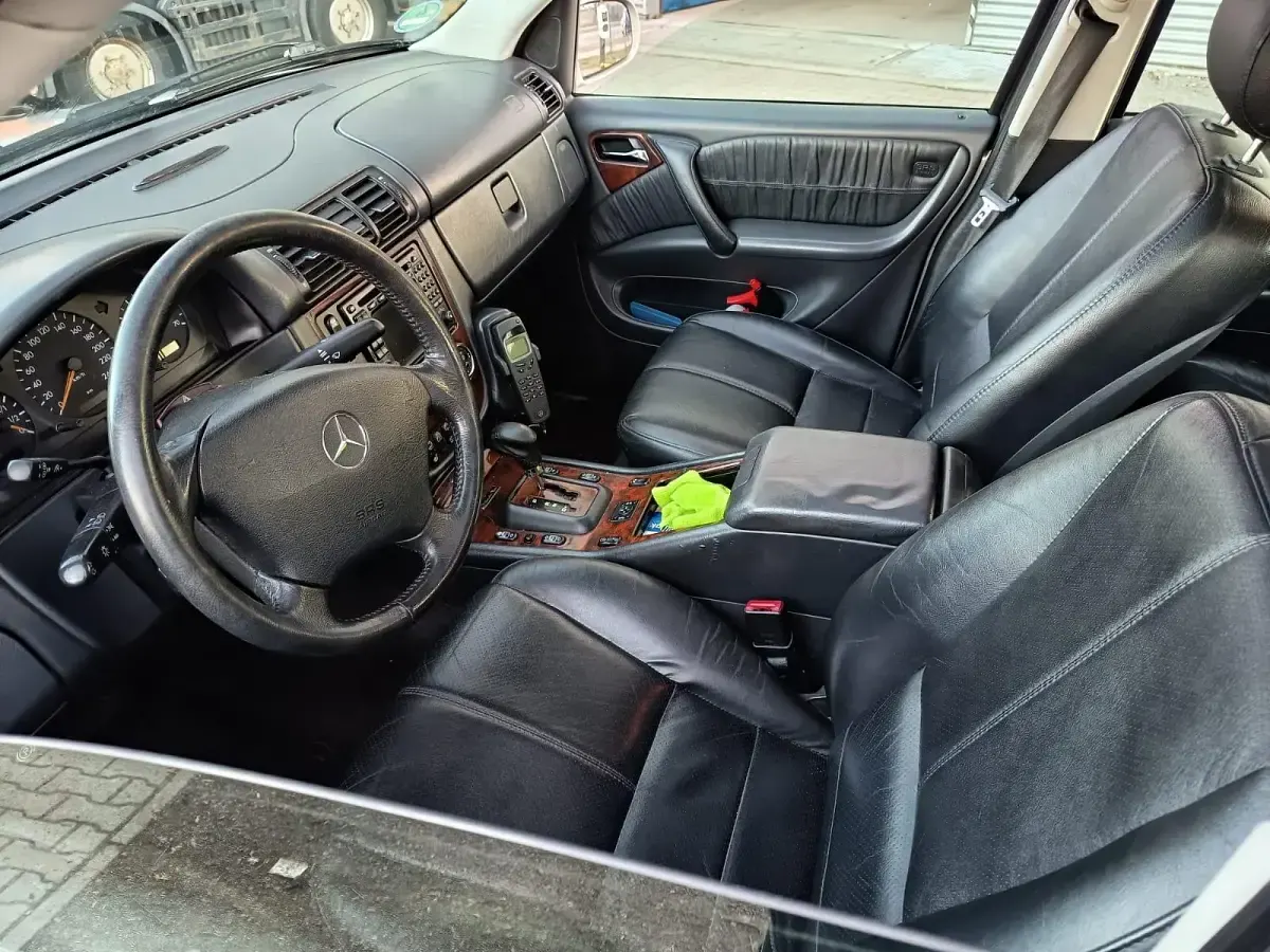 Gebraucht Mercedes ML320 AMG 218 PS (160 kW) 2003 Silber SUV