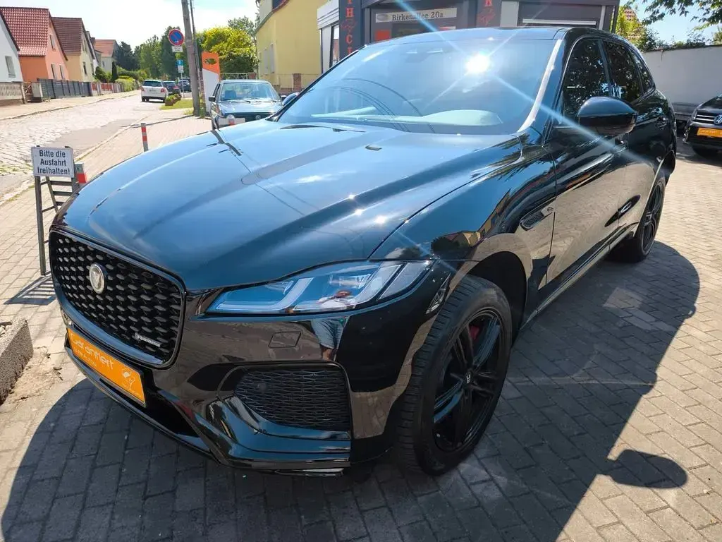 Second-hand Jaguar F-Pace R-Dynamic 204 CP (150 kW) 2024 Negru SUV