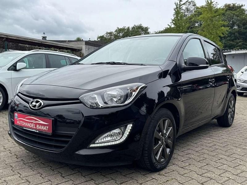 Schwarz Gebraucht 2014 Hyundai i20 Classic Kleinwagen | 6.799 € (Fairer Preis) - Bild 1/3
