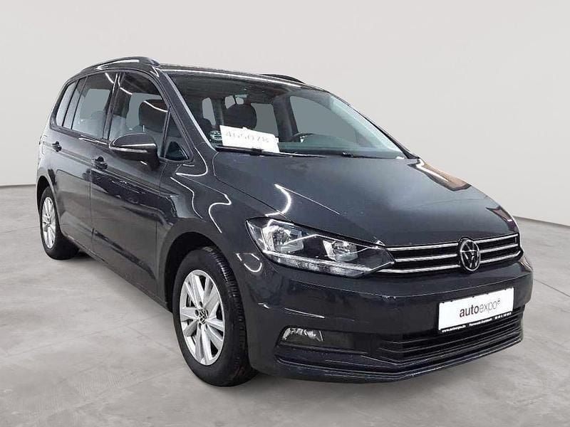Uranograu Gebraucht 2022 VW Touran Comfortline Van / Kleinbus | 23.990 € (Superpreis) - Bild 1/4