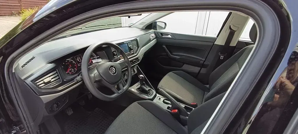 Gebraucht VW Polo Trendline 65 PS (47 kW) 2018 Schwarz Kleinwagen