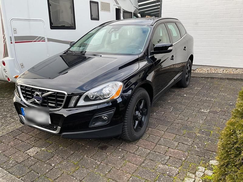 Schwarz Gebraucht 2009 Volvo XC60 SUV | 8.990 € (Etwas zu teuer) - Bild 1/4