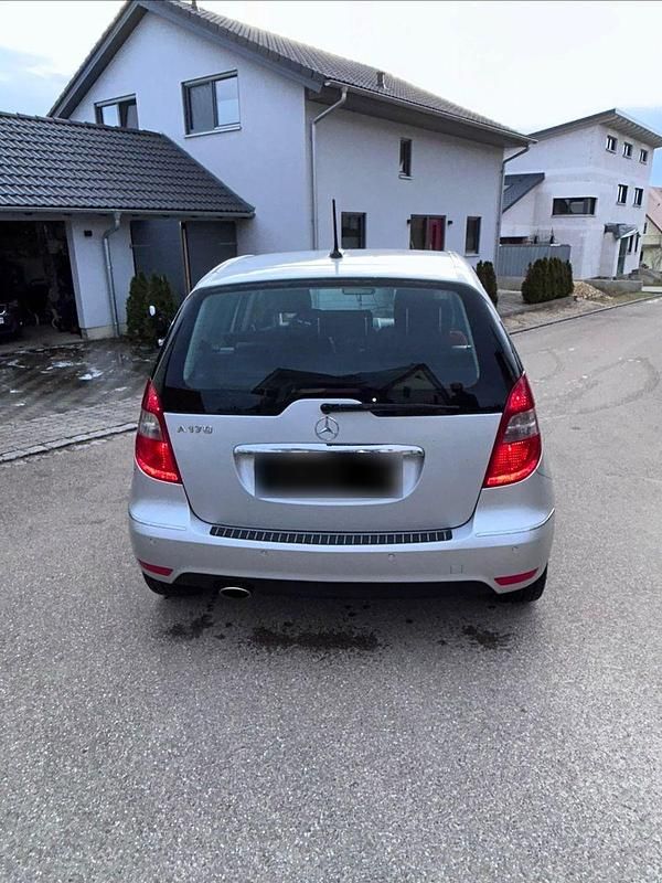 Gebraucht Mercedes A170 Elegance 116 PS (85 kW) 2009 Silber Van / Kleinbus