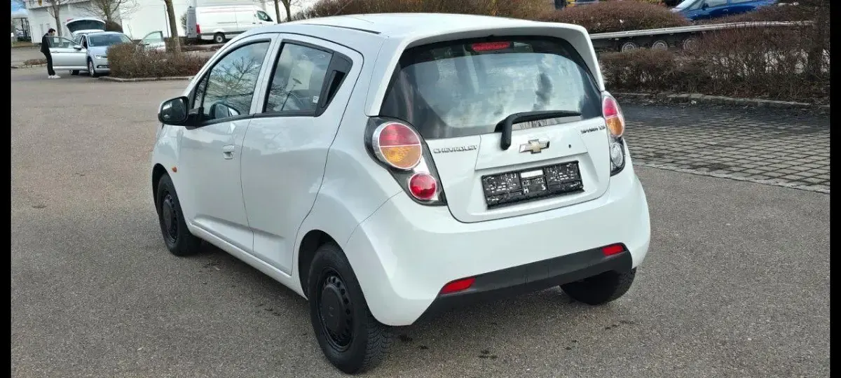 Gebraucht Chevrolet Spark LS 68 PS (50 kW) 2011 Weiß Kleinwagen