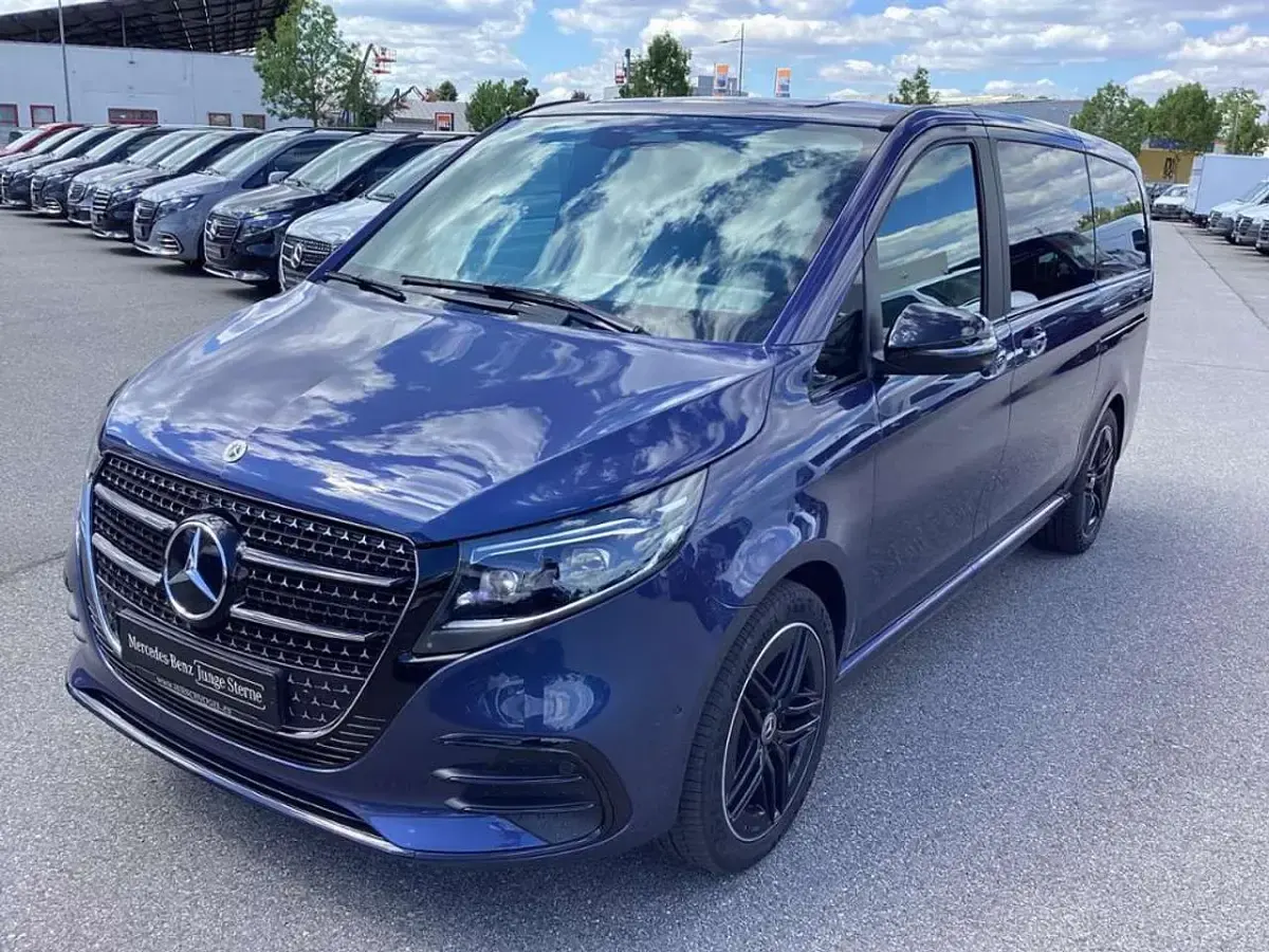 Gebraucht Mercedes V300 Avantgarde 237 PS (174 kW) 2025 Blau Van / Kleinbus
