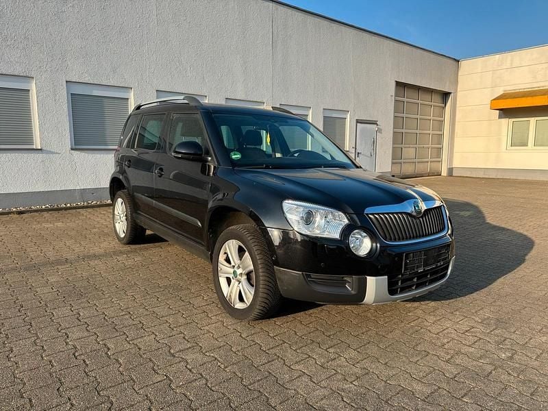 Schwarz Gebraucht 2013 Skoda Yeti SUV | 8.990 € (Superpreis) - Bild 1/4