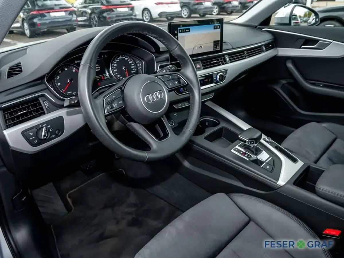 Gebraucht Audi A4 Ambiente 204 PS (150 kW) 2023 Florettsilber metallic Kombi