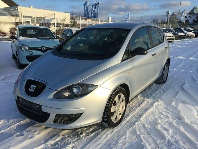 Silber Gebraucht 2005 Seat Altea Reference Van / Kleinbus | 2.850 € (Etwas zu teuer) - Bild 1/4