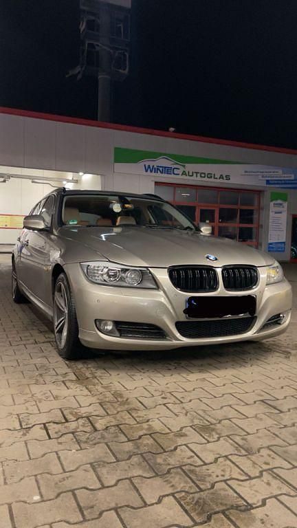 Gebraucht BMW 320 184 PS (135 kW) 2011 Beige Kombi