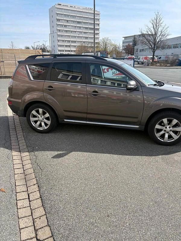 Gebraucht Mitsubishi Outlander 156 PS (114 kW) 2010 Braun SUV