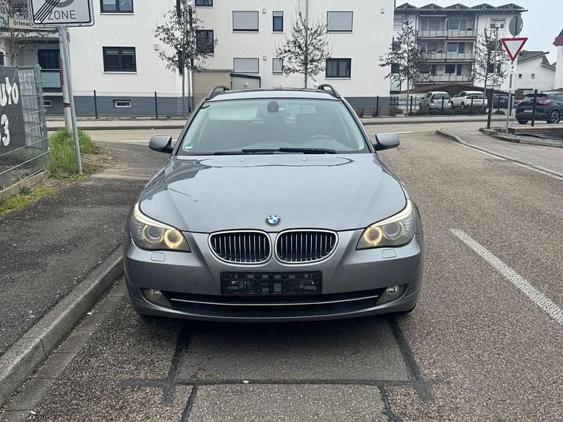 Gebraucht BMW 525 Exclusive 197 PS (144 kW) 2009 Grau Kombi