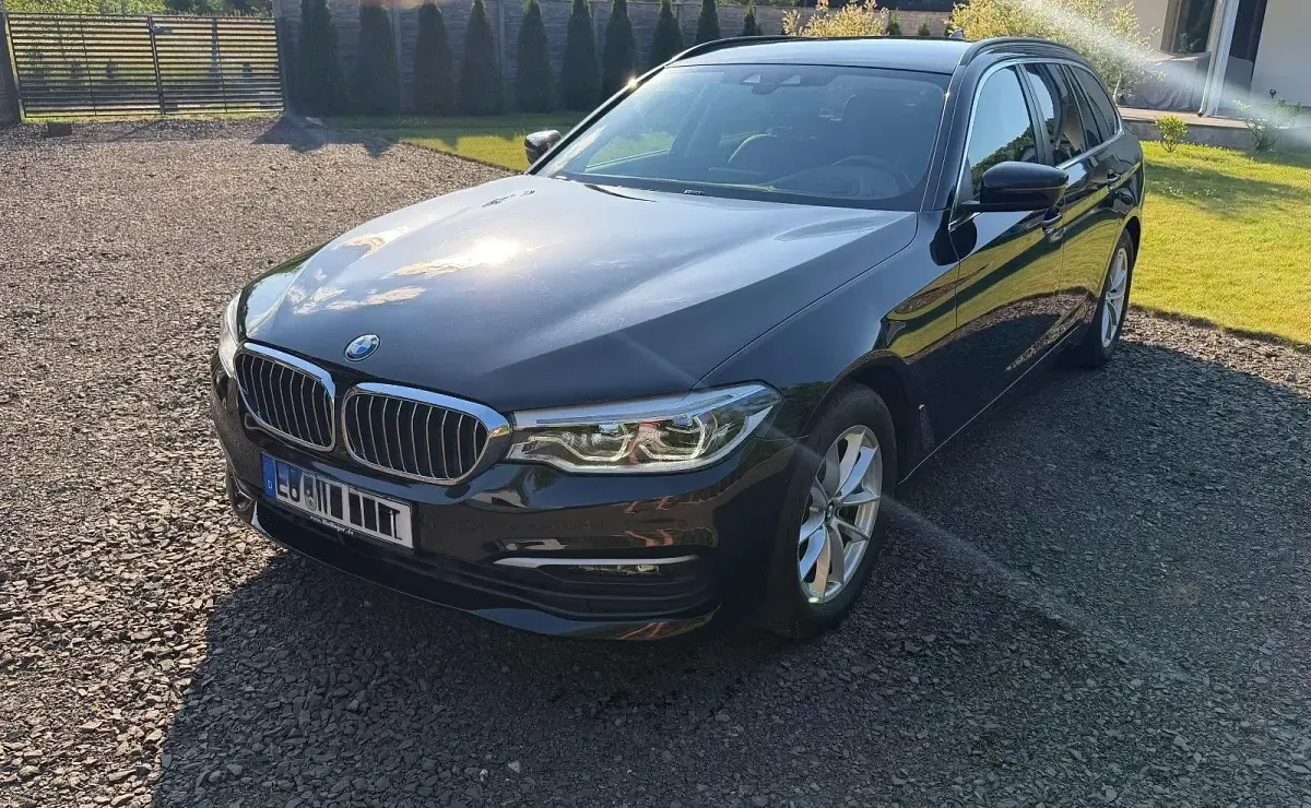Gebraucht BMW 520 Sport Line 190 PS (139 kW) 2019 Schwarz Kombi