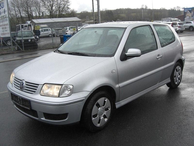 Gebraucht VW Polo 60 PS (44 kW) 2000 Silber Limousine