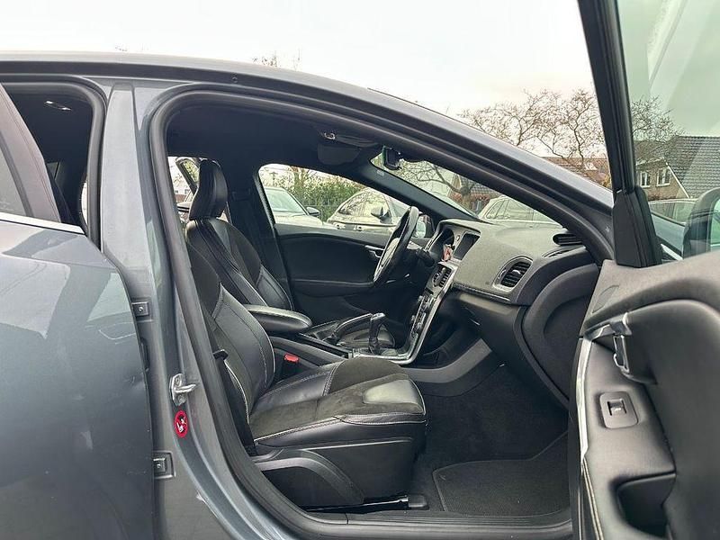 Gebraucht Volvo V40 Business Edition 120 PS (88 kW) 2015 Grau Kombi