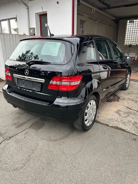 Gebraucht Mercedes B180 109 PS (80 kW) 2011 Schwarz Van / Kleinbus