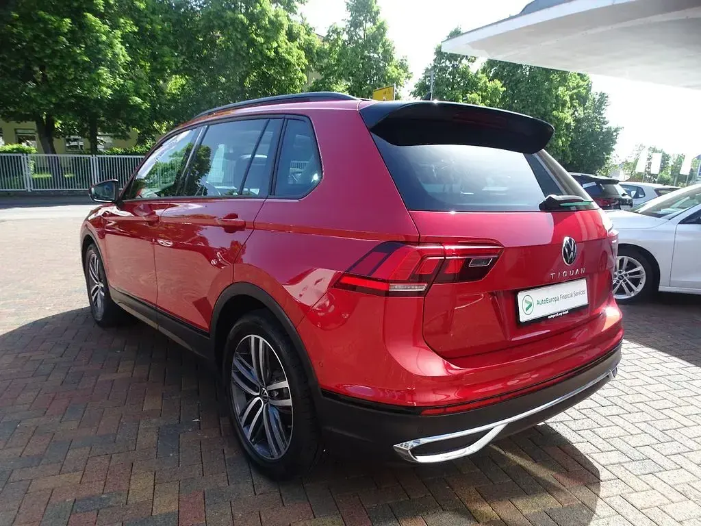 Gebraucht VW Tiguan 150 PS (110 kW) 2022 Rot SUV