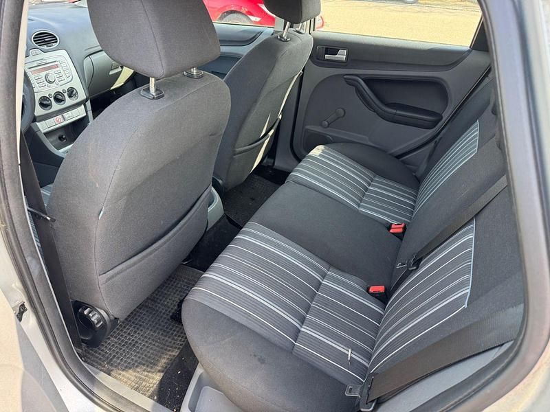 Gebraucht Ford Focus Style 101 PS (74 kW) 2008 Silber Kombi