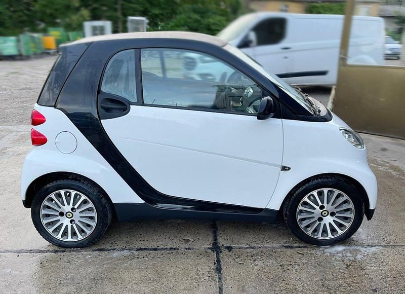 Weiß Gebraucht 2012 Smart ForTwo Coupé Coupé | 4.133 € (Guter Preis) - Bild 1/4