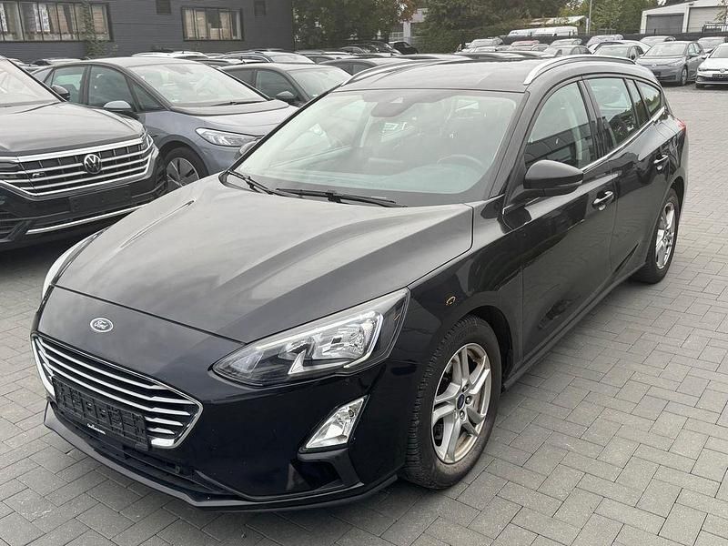 Schwarz Gebraucht 2020 Ford Focus Cool & Connect Kombi | 10.990 € (Superpreis) - Bild 1/4