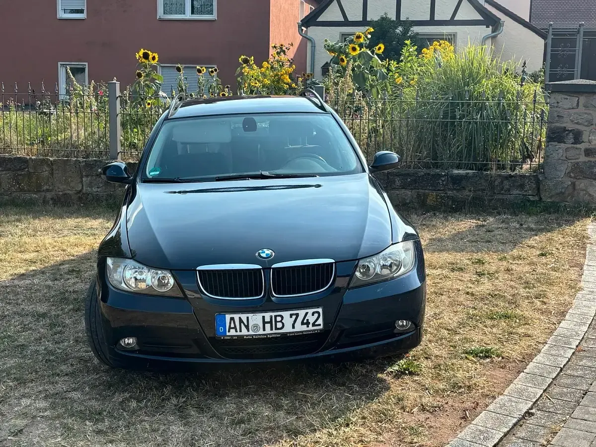 Gebraucht BMW 318 105 PS (77 kW) 2008 Blau Kombi