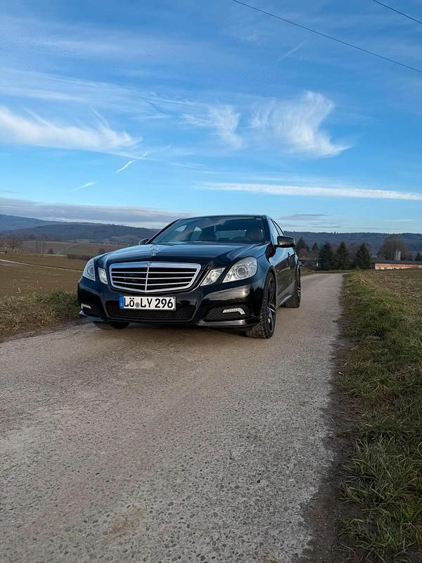 Gebraucht Mercedes E350 231 PS (169 kW) 2009 Schwarz Limousine