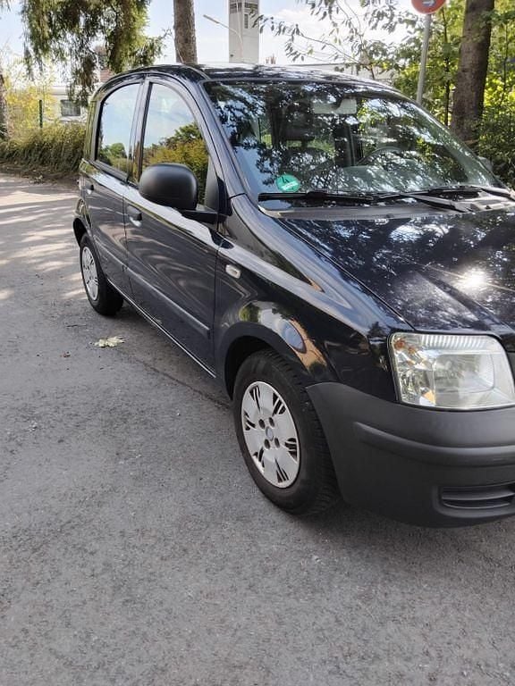 Schwarz Gebraucht 2010 Fiat Panda Kleinwagen | 2.200 € (Fairer Preis) - Bild 1/4