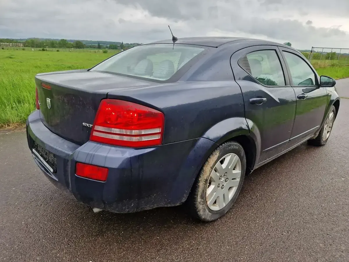 Gebraucht Dodge Avenger SE 156 PS (114 kW) 2008 Blau Limousine