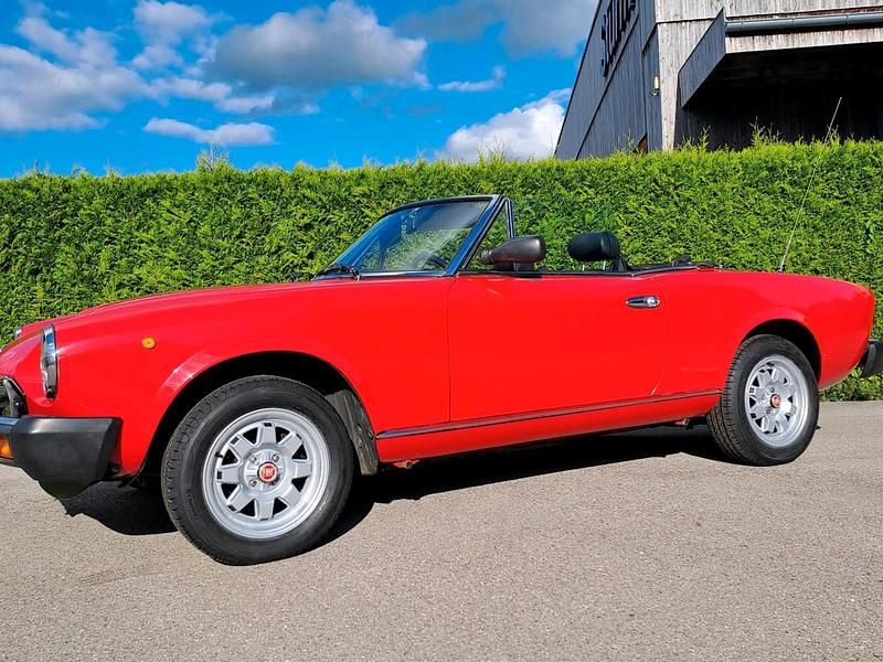 Rot Gebraucht 1983 Fiat 124 Cabrio | 17.900 € - Bild 1/4