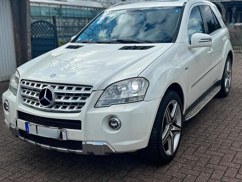 Gebraucht Mercedes ML300 AMG 204 PS (150 kW) 2011 Weiß SUV